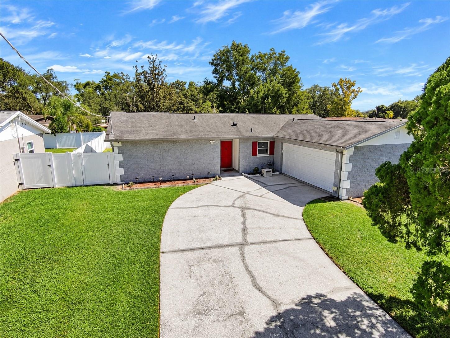 1406 HIGHVIEW RD - Photo 1