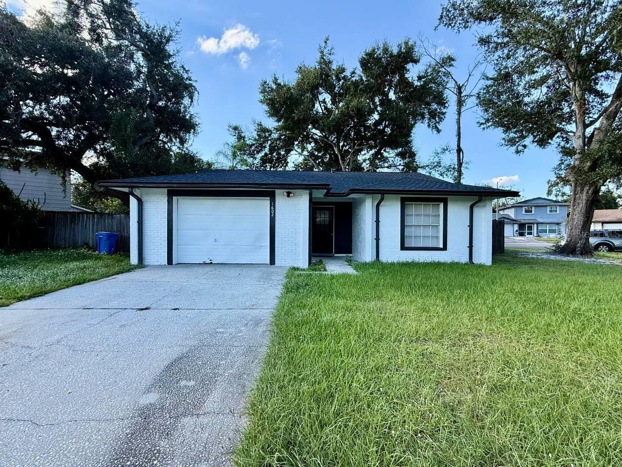 1602 PALM LEAF DR - Photo 1