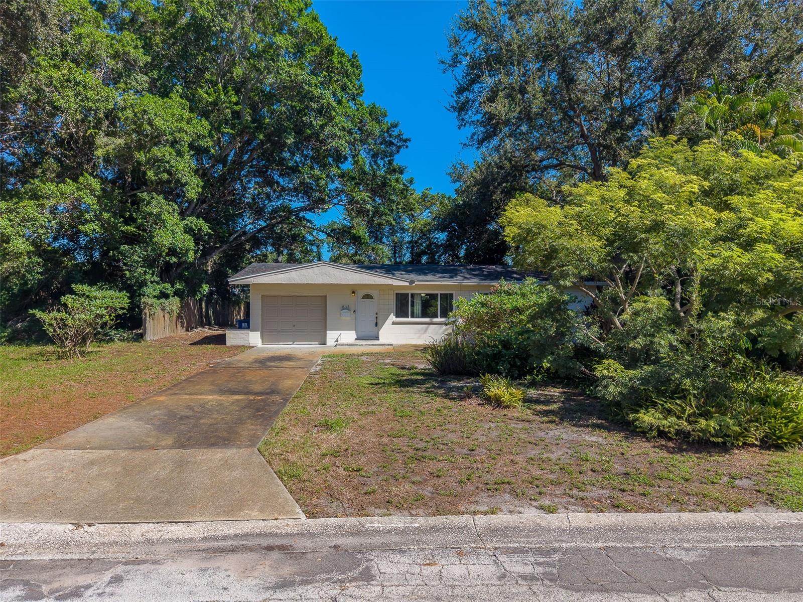811 69TH AVE S - Photo 1
