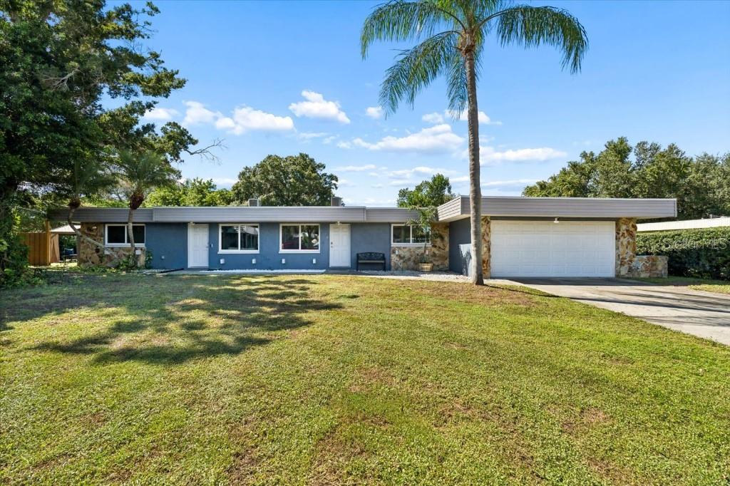 3301 SHERWOOD DR - Photo 1
