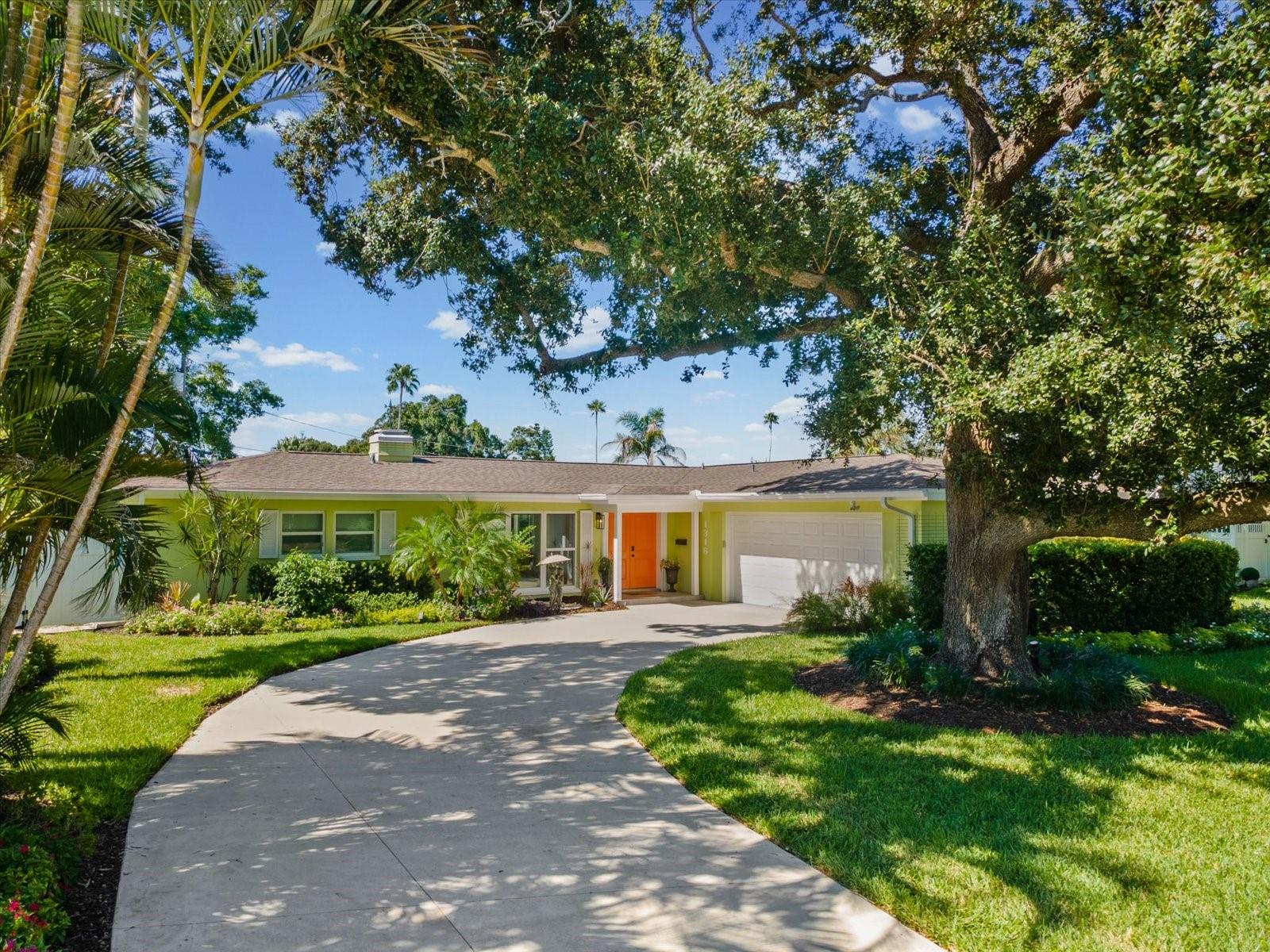 1316 GOLF VIEW DR - Photo 1