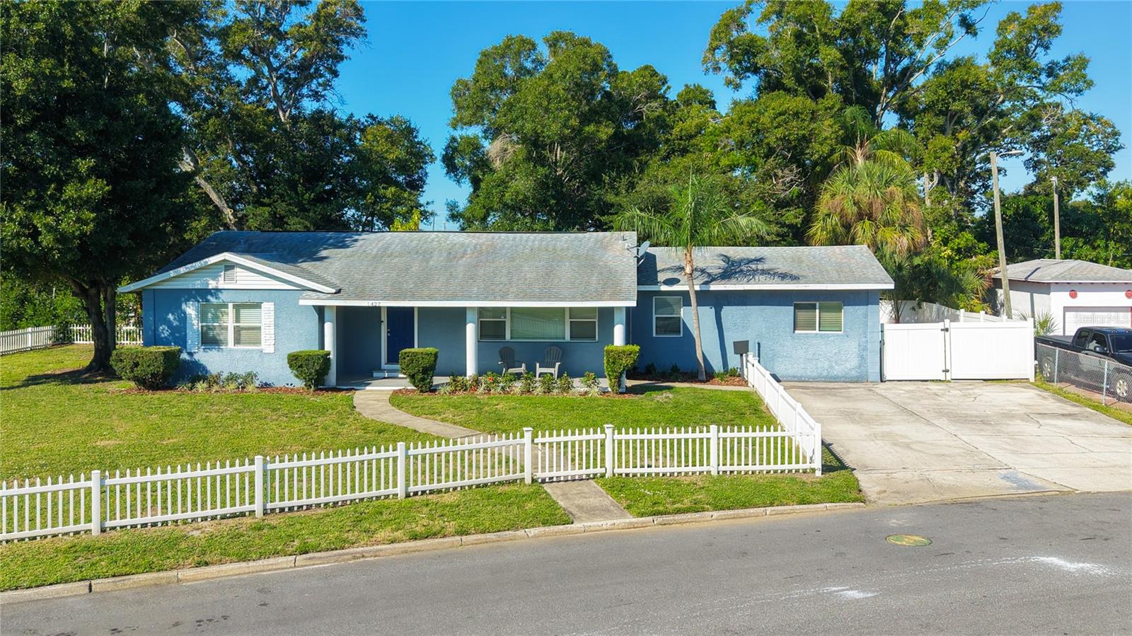 427 39TH ST S - Photo 1