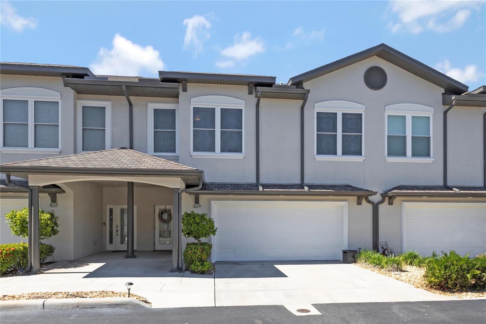 829 DATE PALM LN - Photo 1