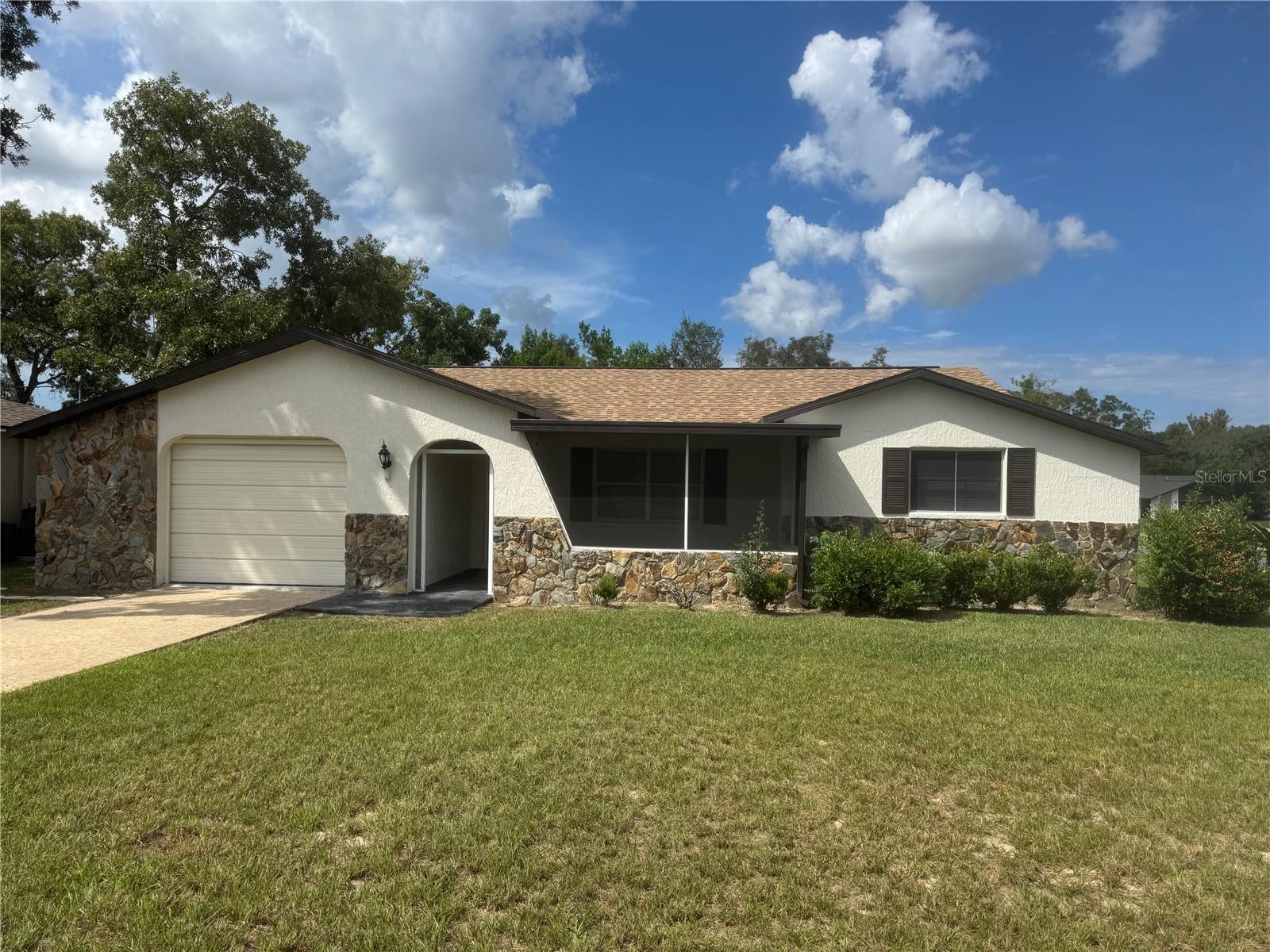 2433 LACKLAND AVE - Photo 1