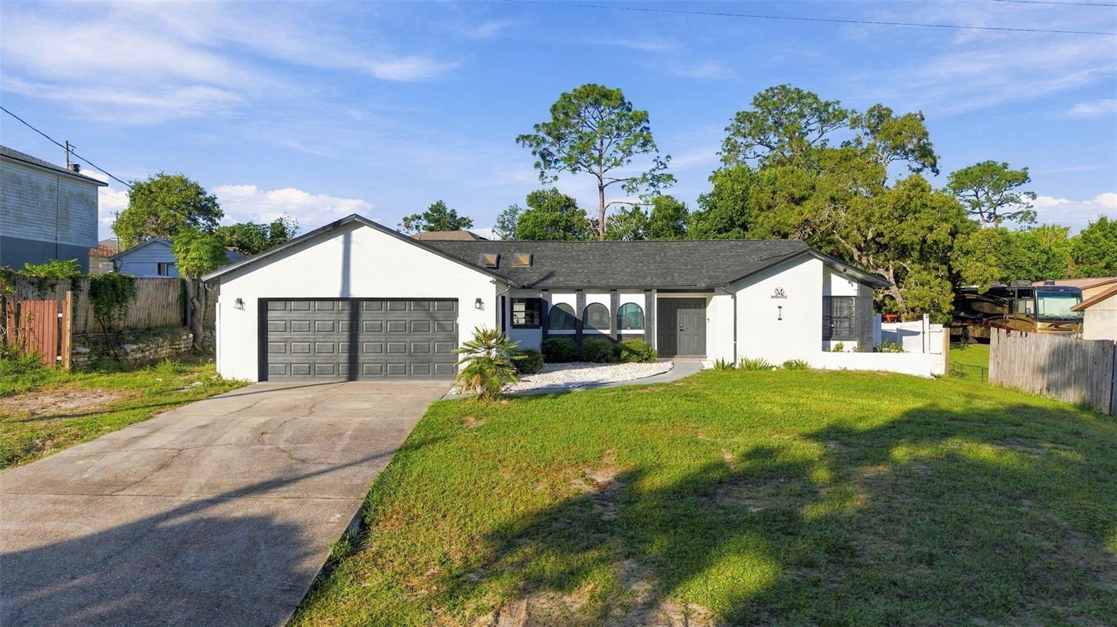 6341 GAINSBORO AVE - Photo 1