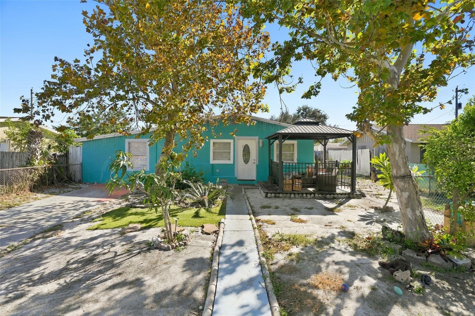 6820 LARMON ST - Photo 1