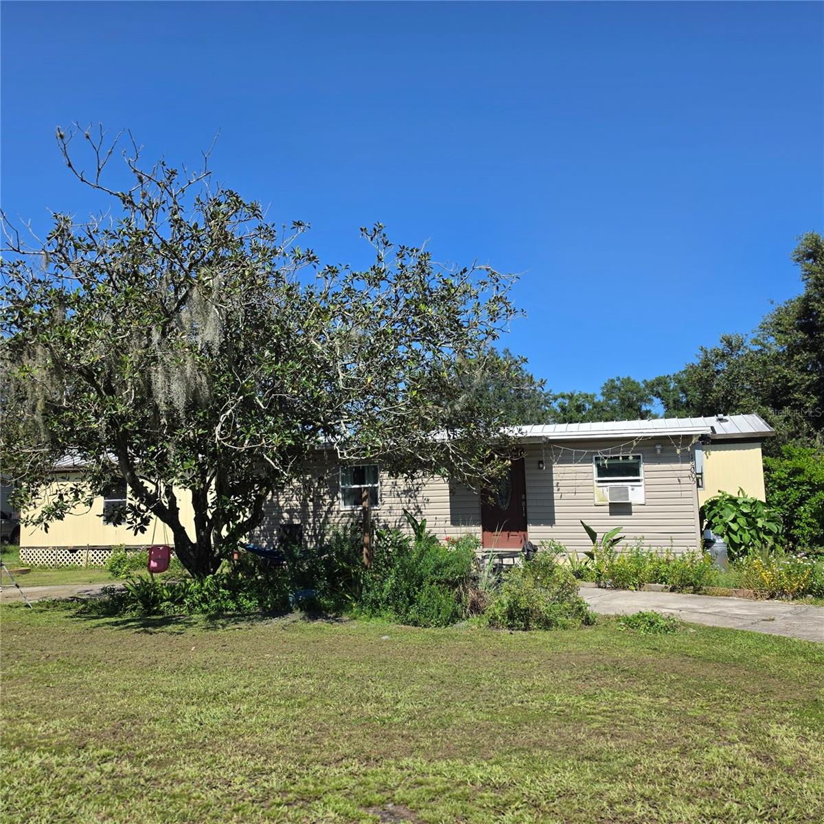 12005 ROSE LN - Photo 1