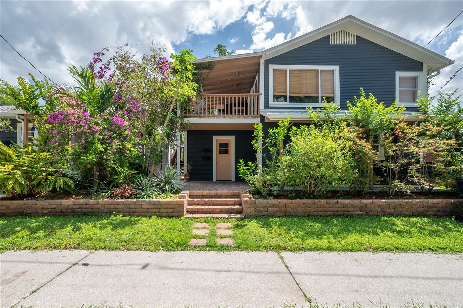 236 W NORTH ST #D - Photo 1