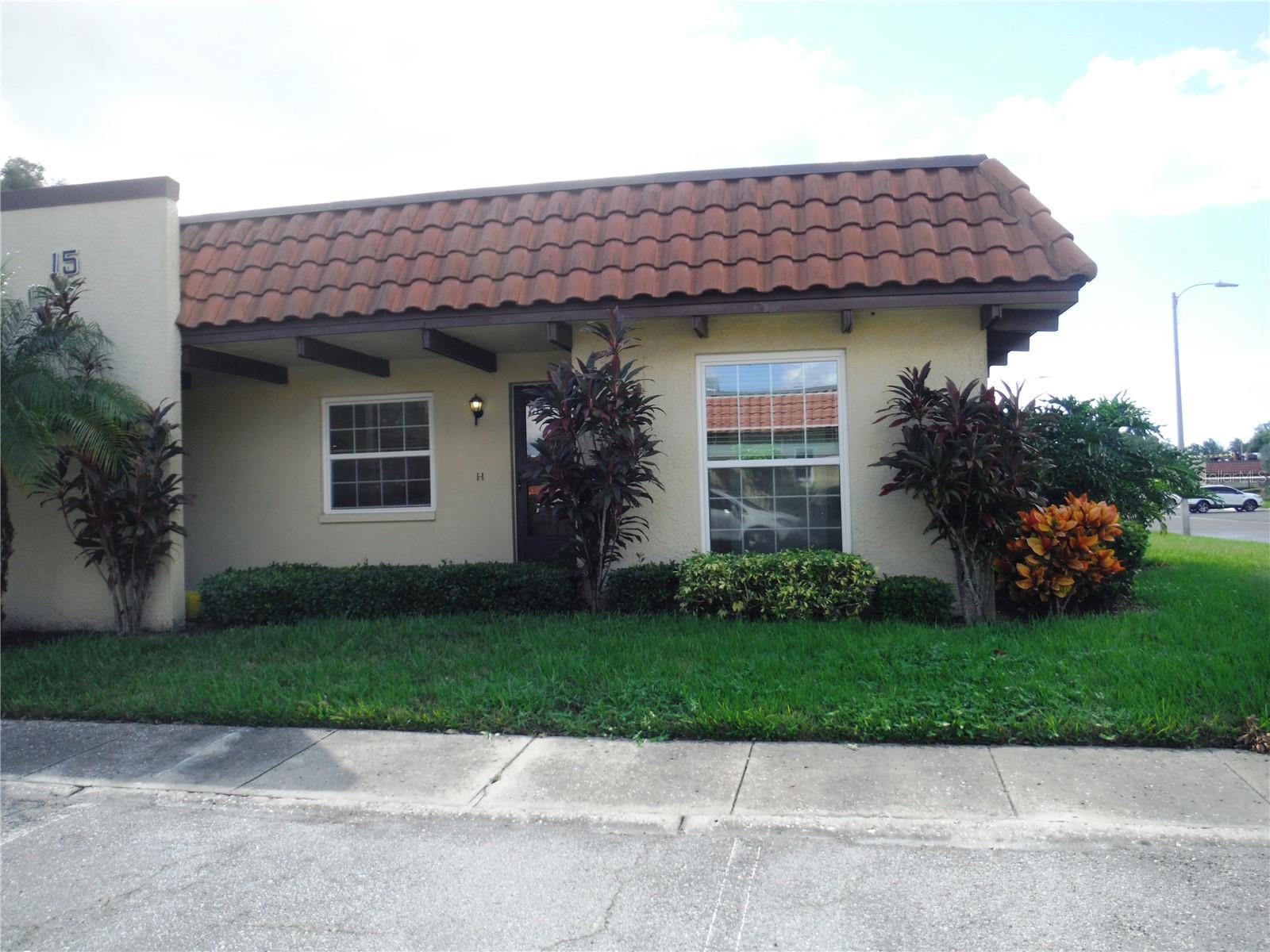 1701 PINEHURST RD #15H - Photo 1