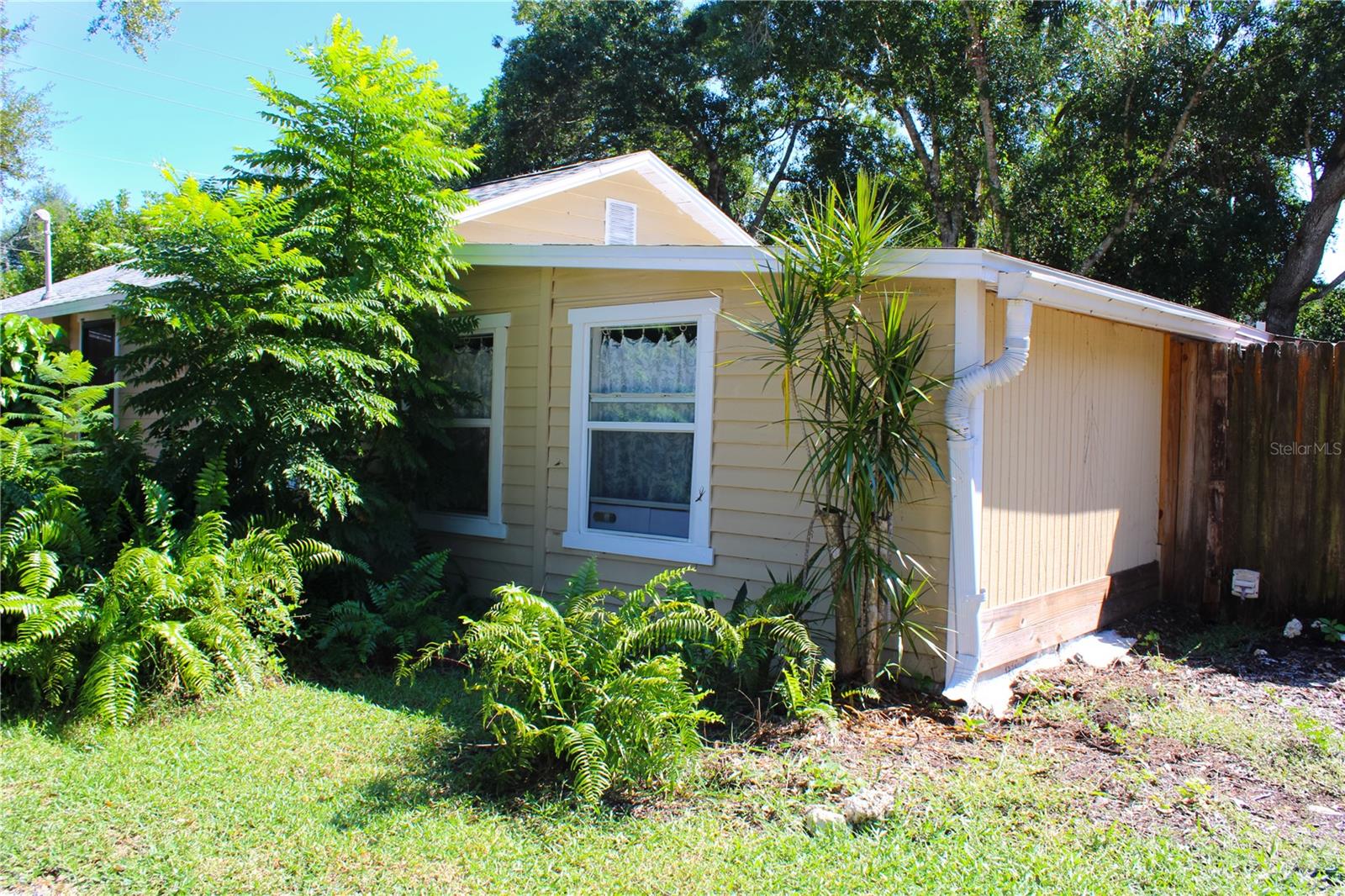 4225 OLD BRADENTON RD #C - Photo 1