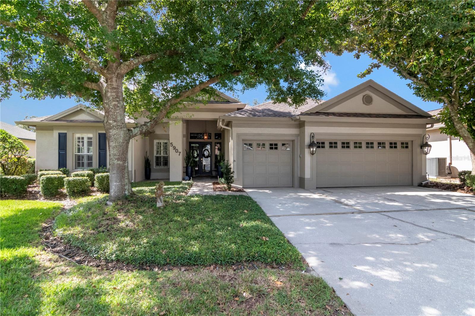 5907 CHERRY OAK DR - Photo 1