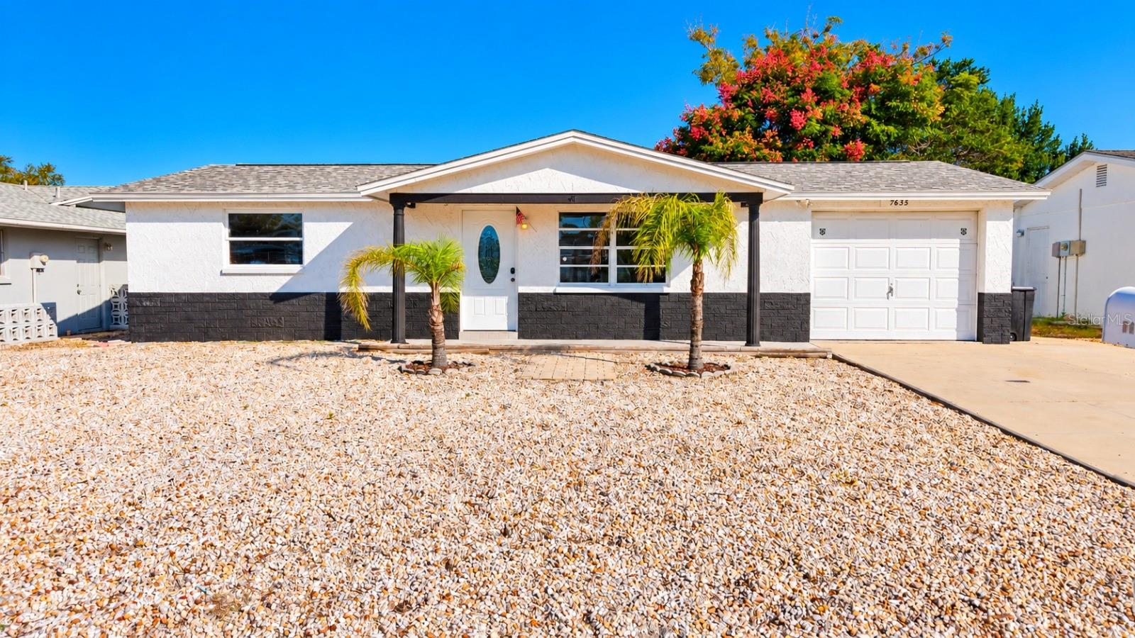 7635 SUE ELLEN DR - Photo 1
