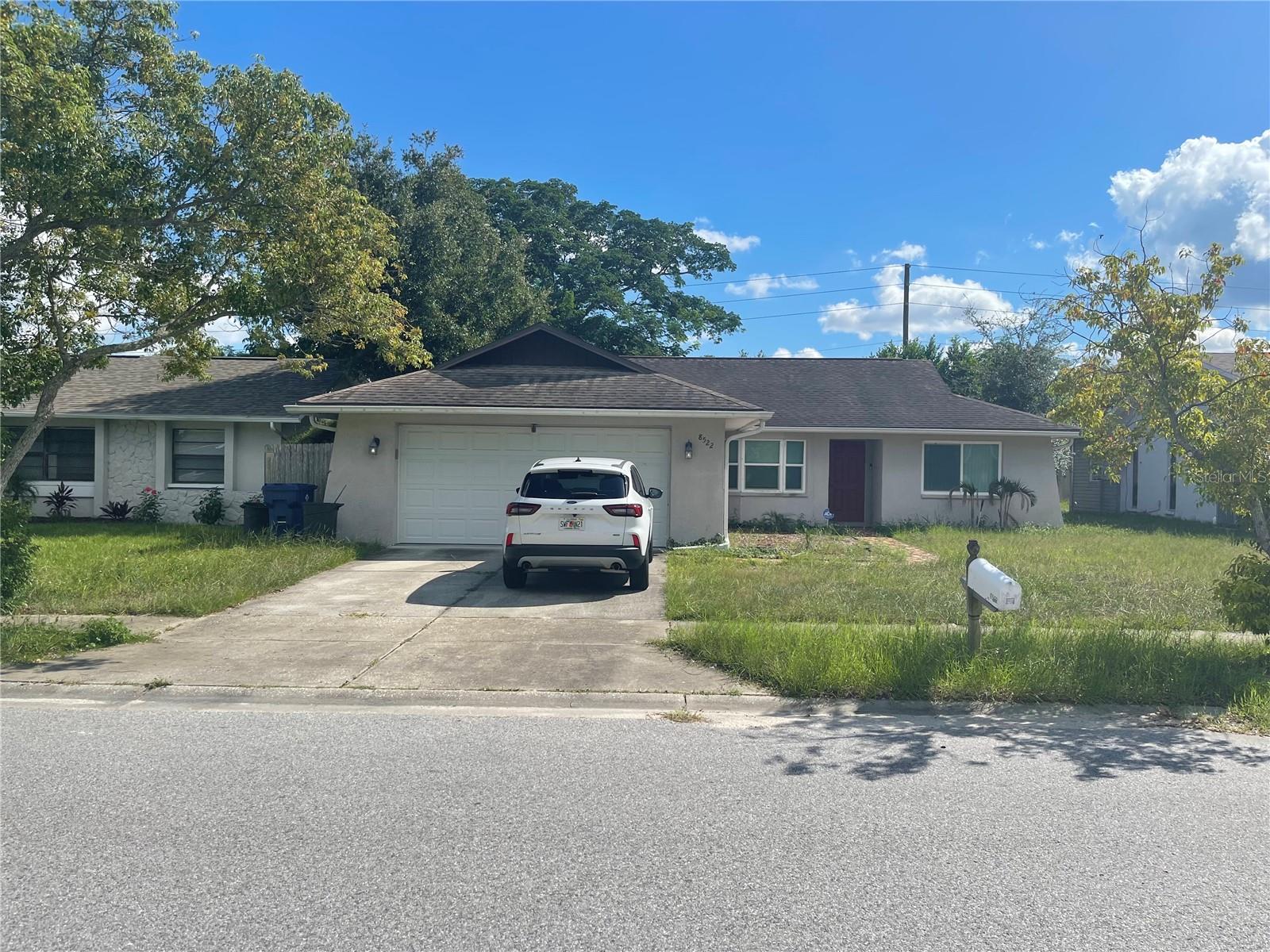 8522 HUNTSMAN LN - Photo 1