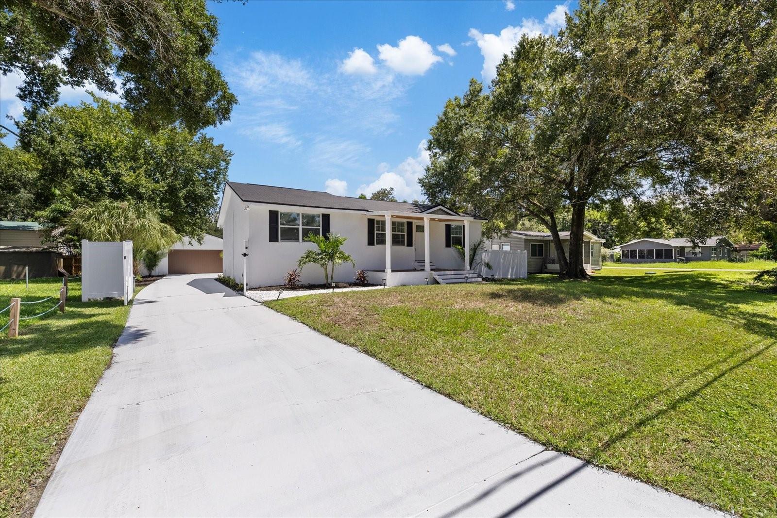 6403 ELLIOT DR - Photo 1