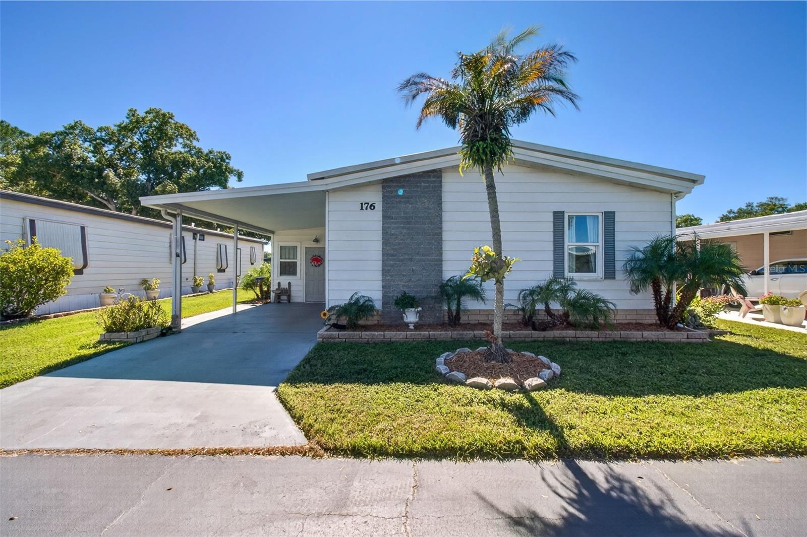 176 CLUBVIEW DR #3 - Photo 1