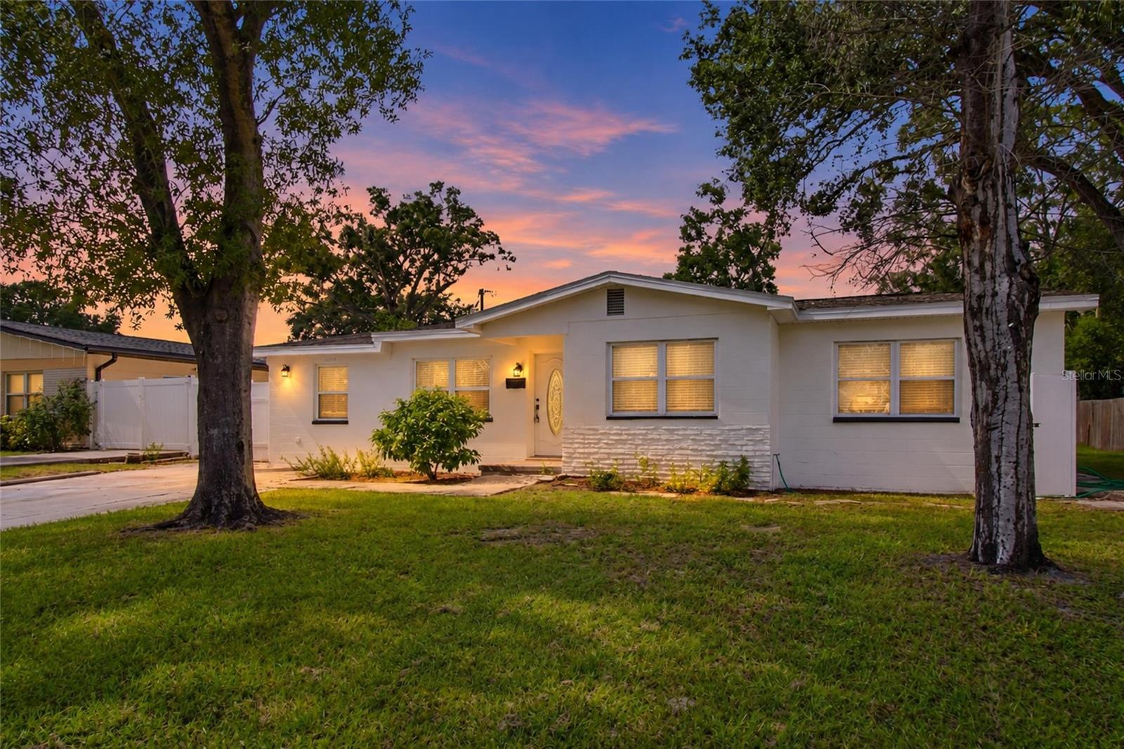 4608 HARVEY AVE - Photo 1