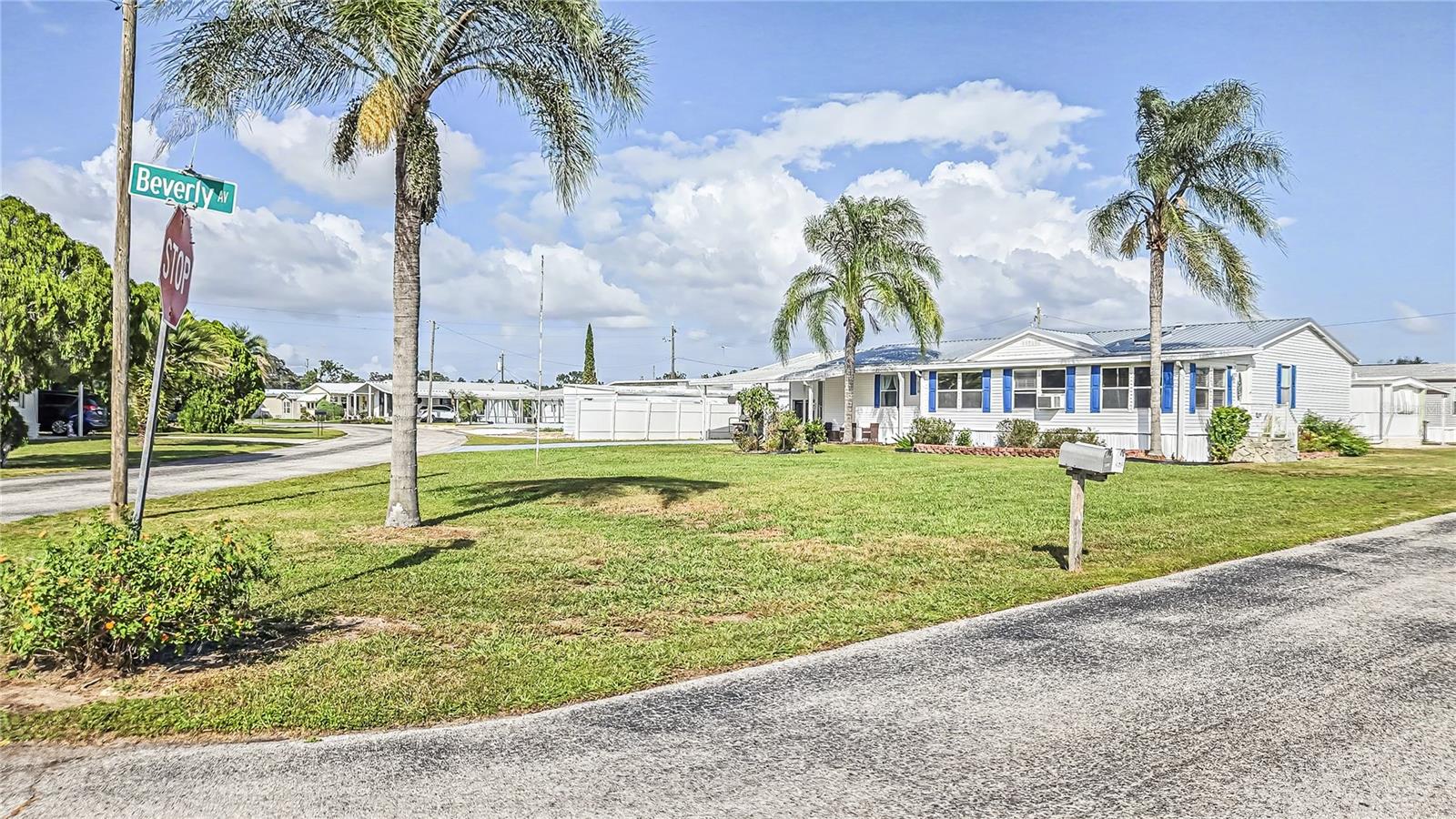 37233 BEVERLY AVE - Photo 1