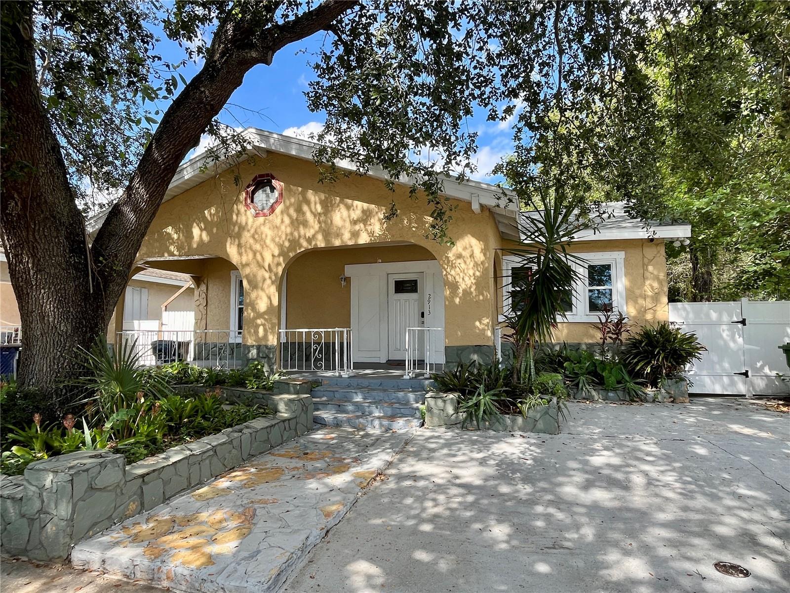 2913 W TAMPA BAY BLVD - Photo 1