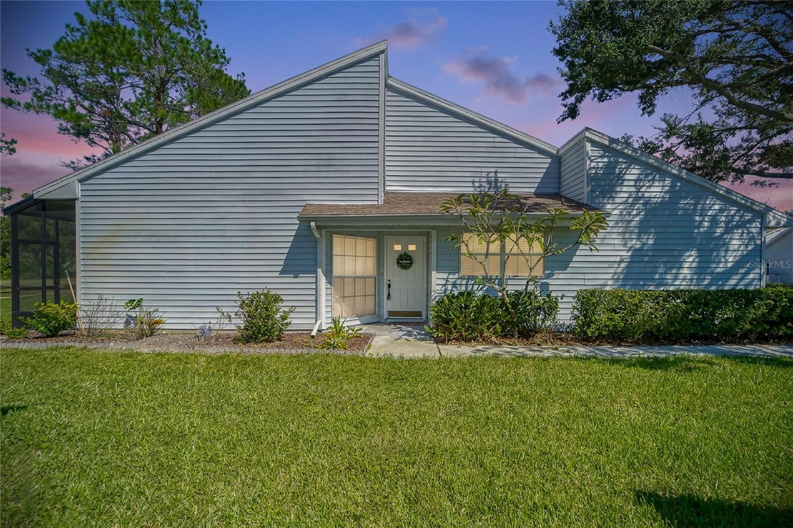 16216 RAMBLING VINE DR W - Photo 1