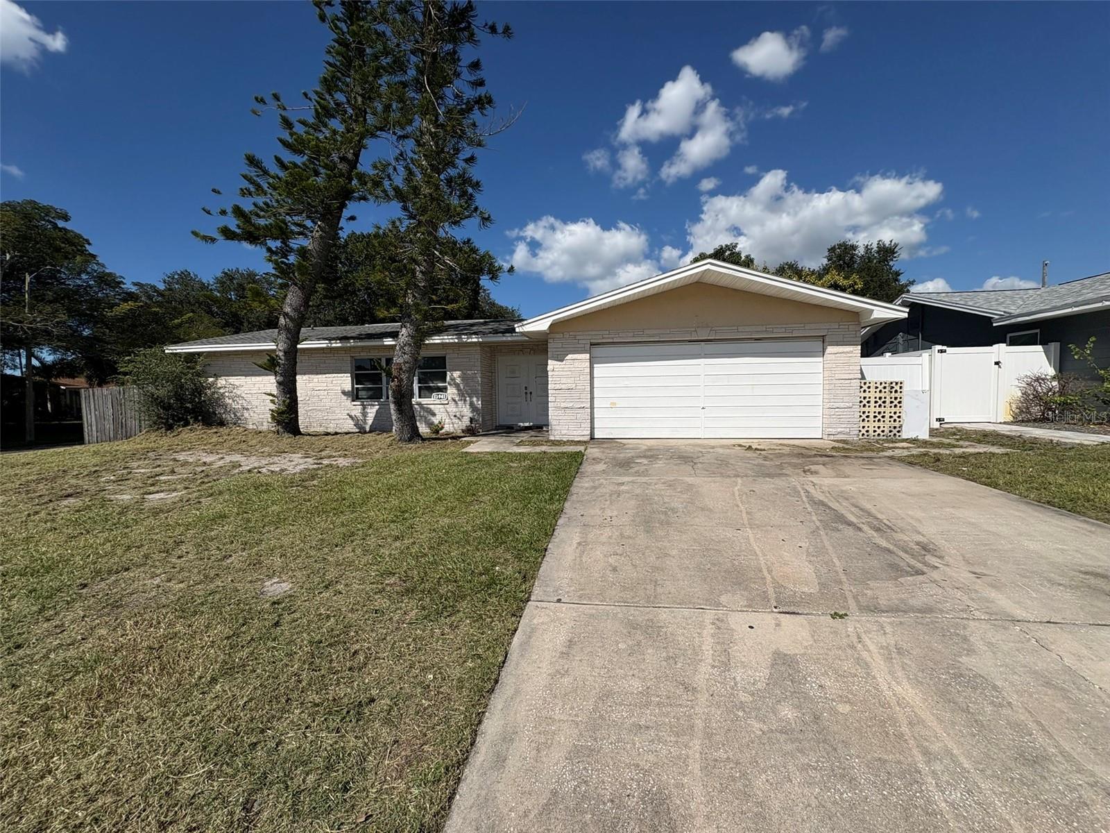 13941 84TH TER - Photo 1