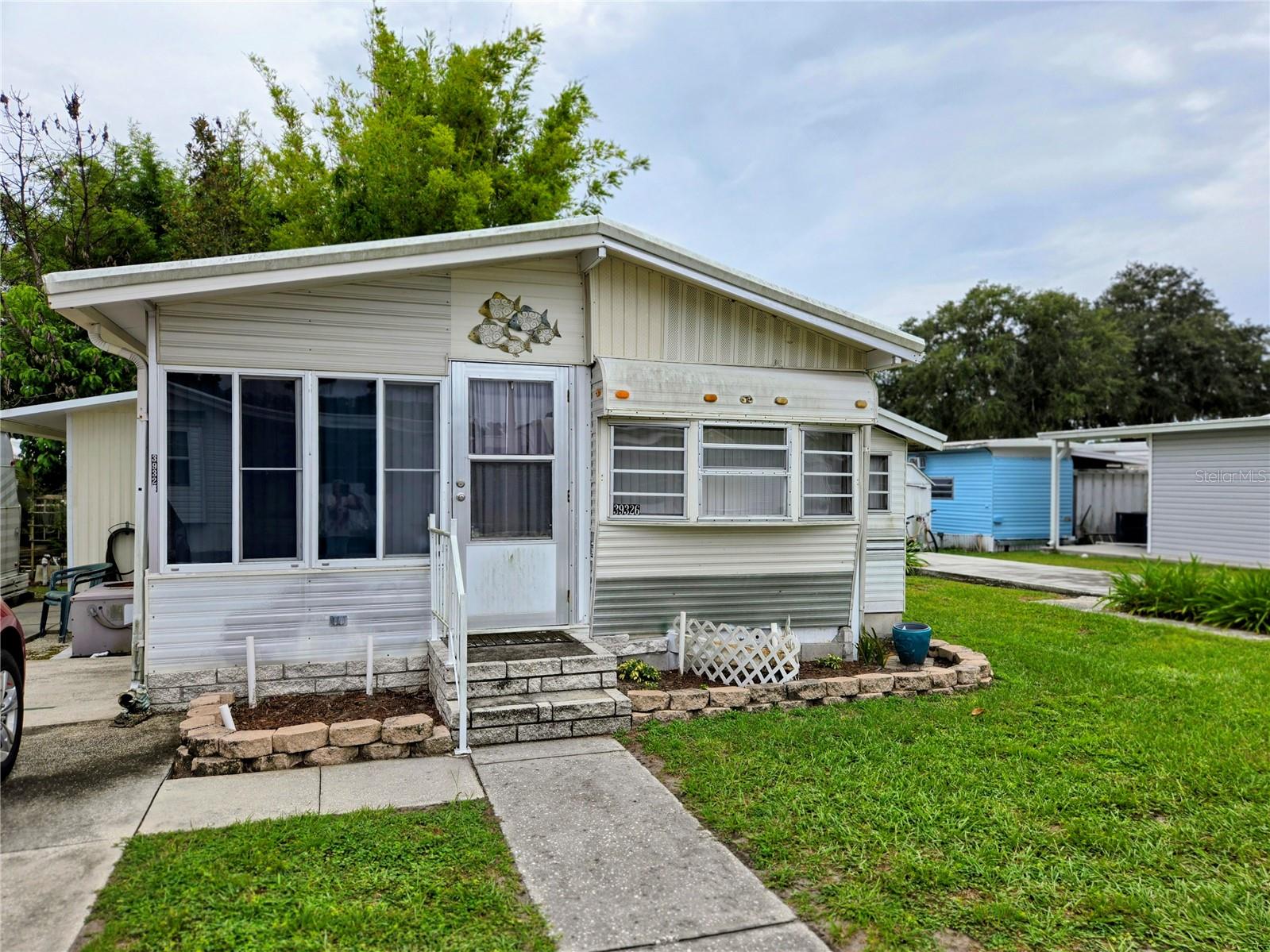 39326 HOMECREST DR - Photo 1