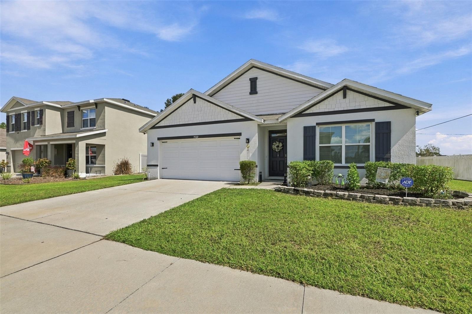1702 JOHNSON POINTE DR - Photo 1