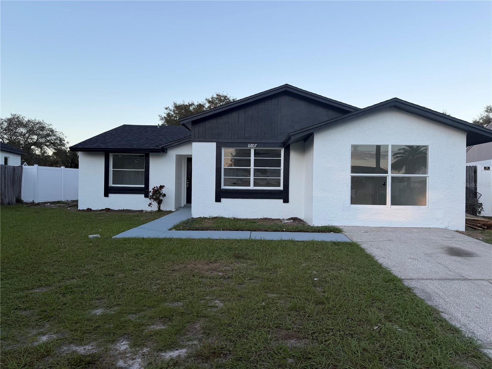 6807 WHITE CLIFFS WAY - Photo 1