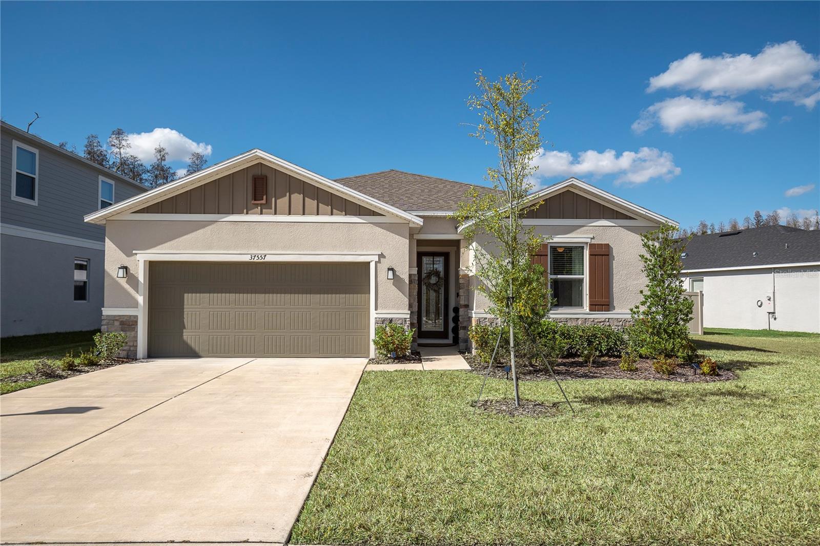 37557 MACKENZIE DR - Photo 1