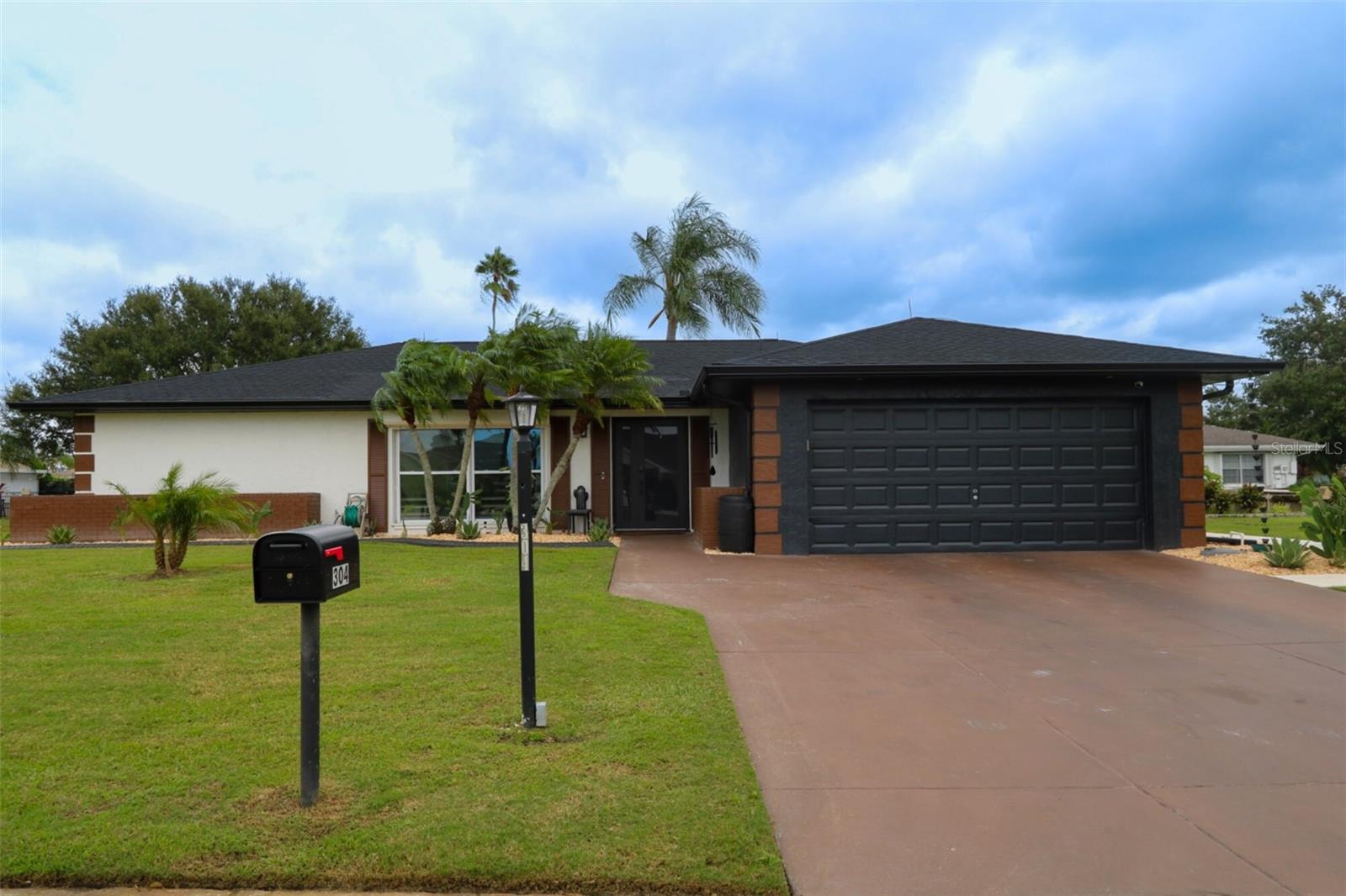 304 BROCKFIELD DR - Photo 1
