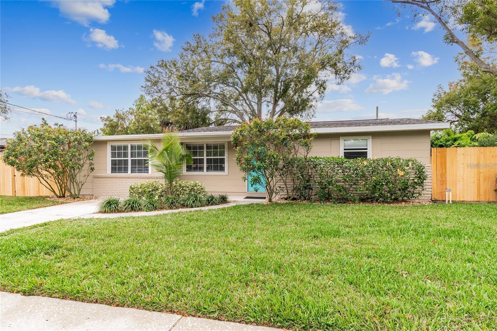 4704 W BAY AVE - Photo 1