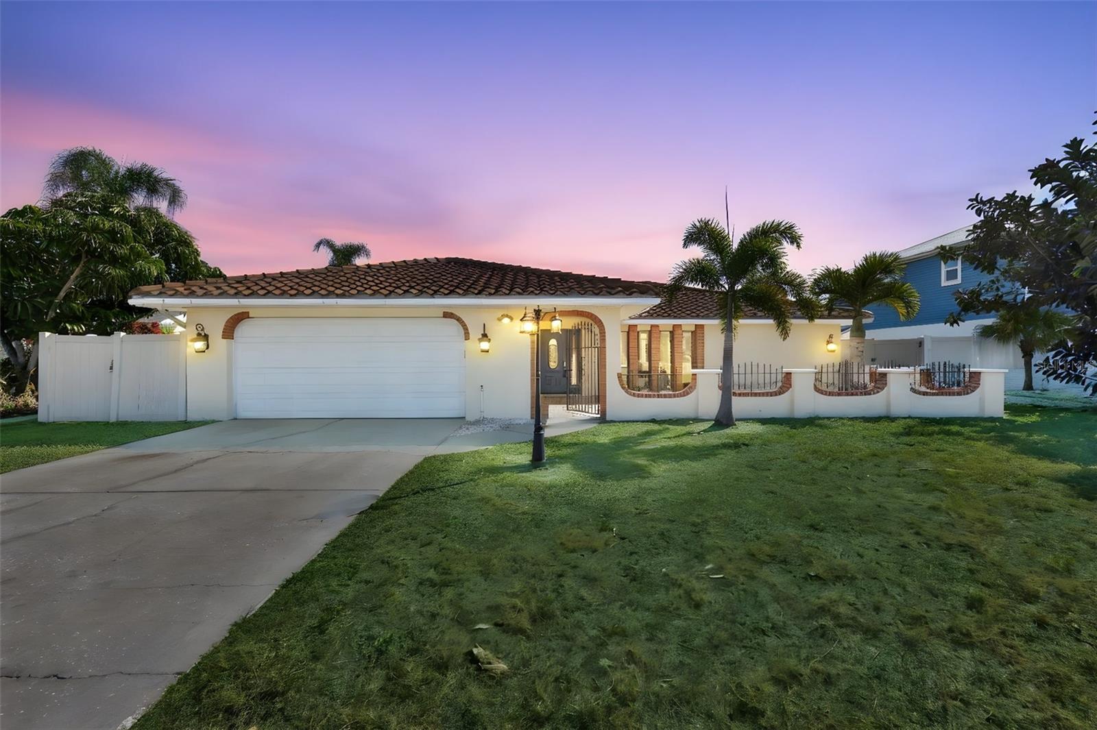 6523 KING PALM WAY - Photo 1
