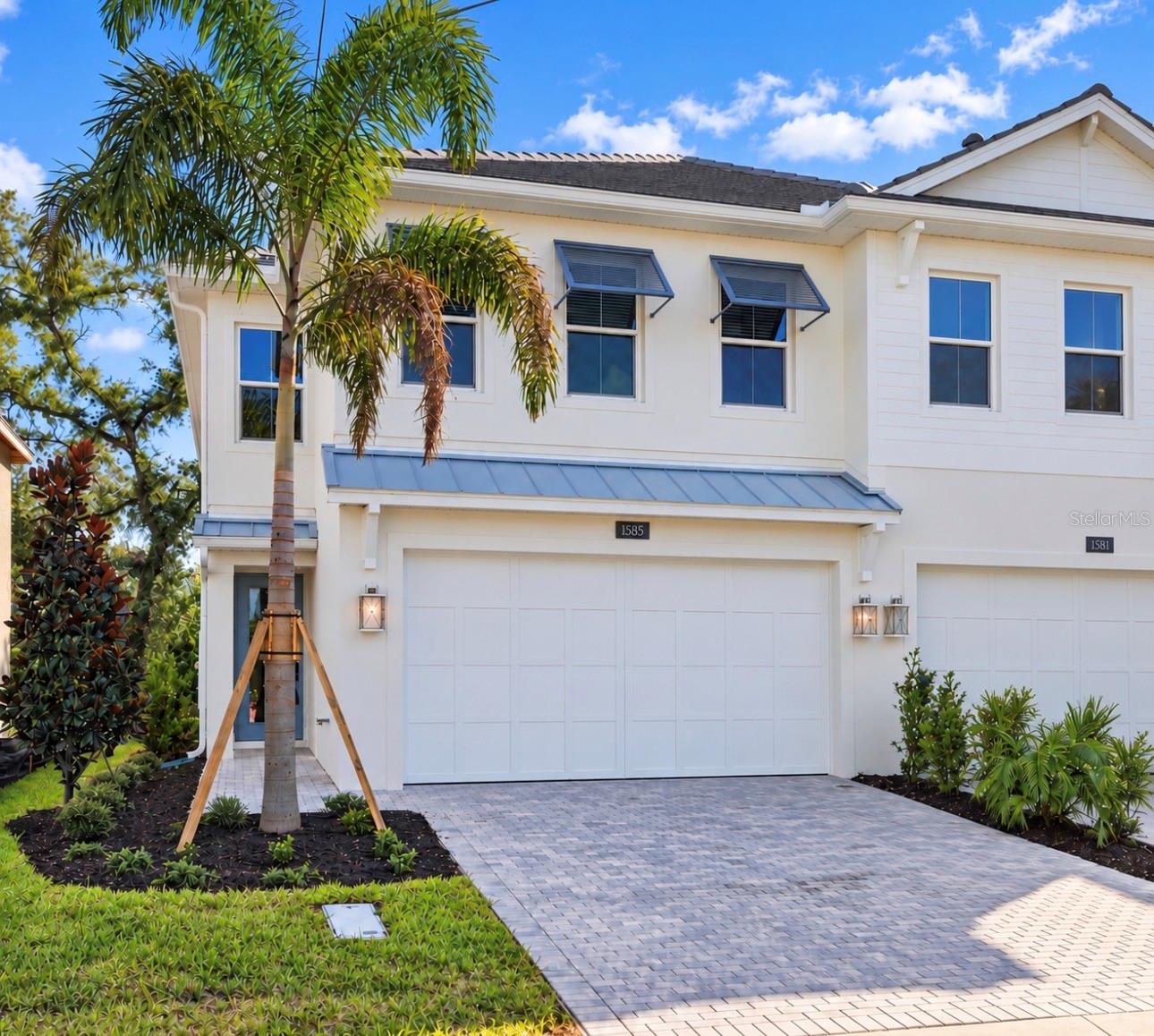 1585 SANDHILL COURT - Photo 1