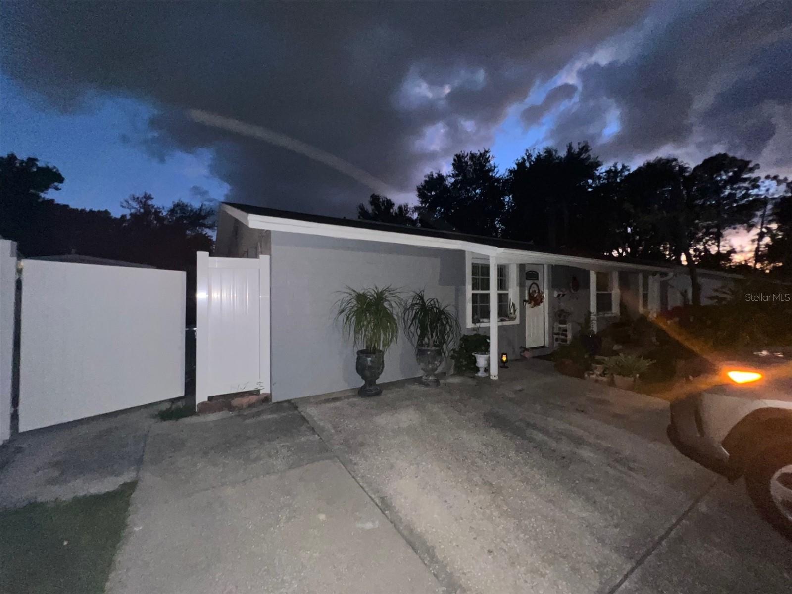 6439 WILLOW WOOD LN - Photo 1