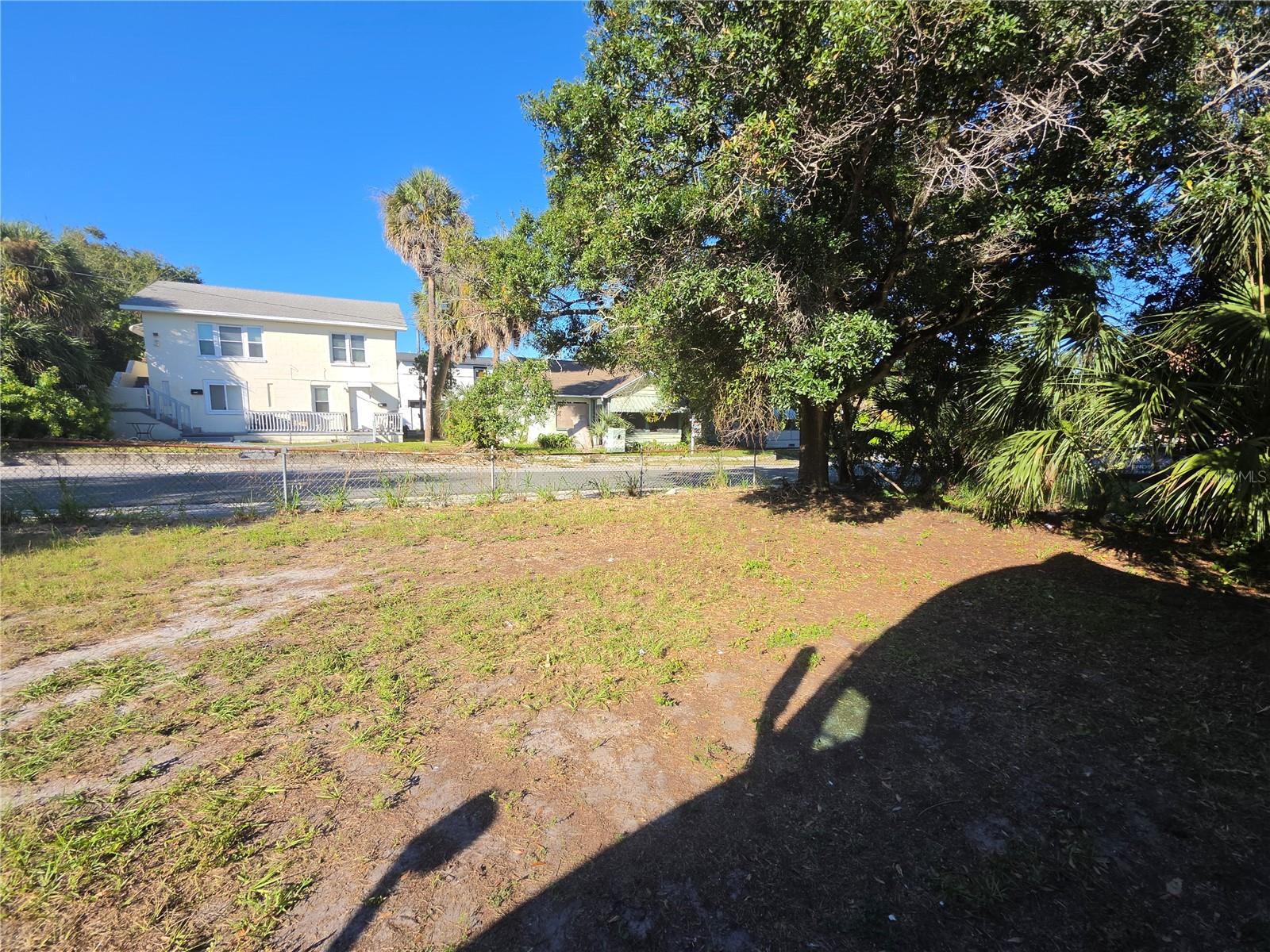 820 PARIS AVE S - Photo 1
