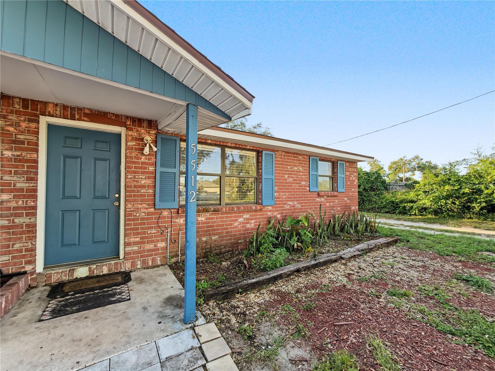 5512 PINE ST - Photo 1