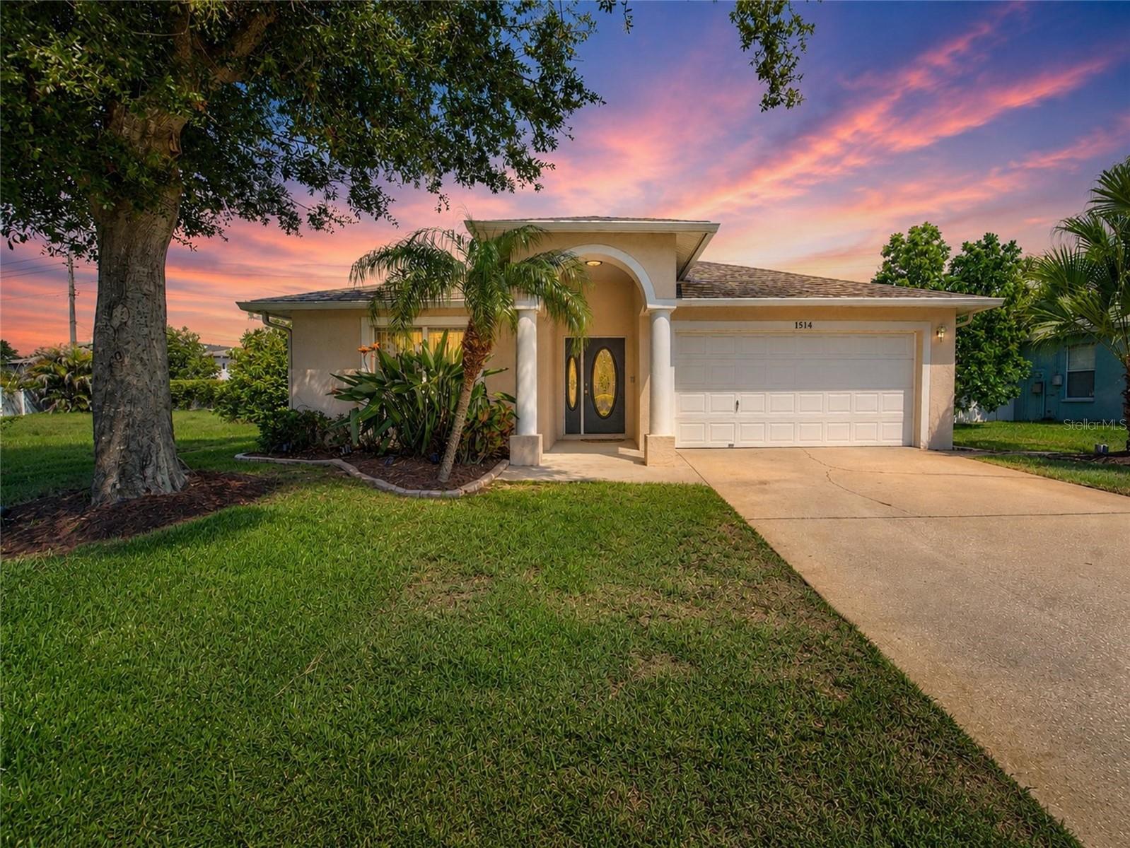 1514 ORACLE DR - Photo 1