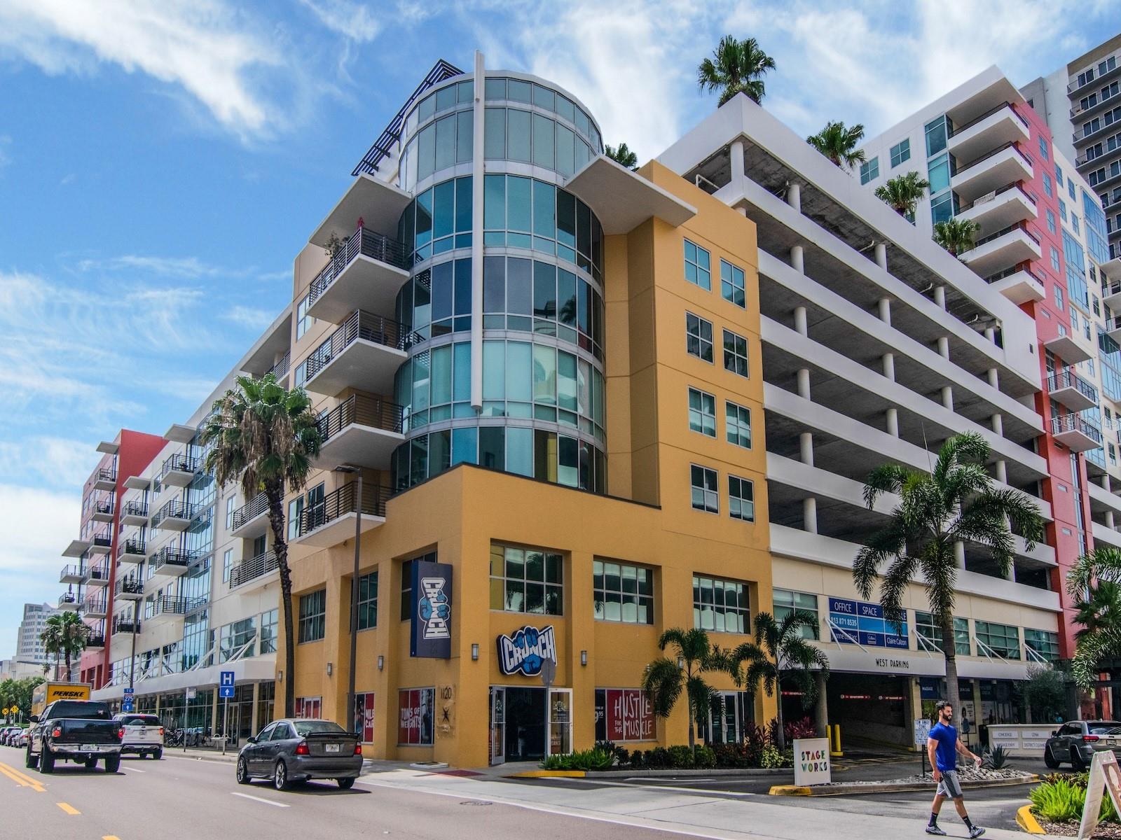 1120 E KENNEDY BLVD #927 - Photo 1