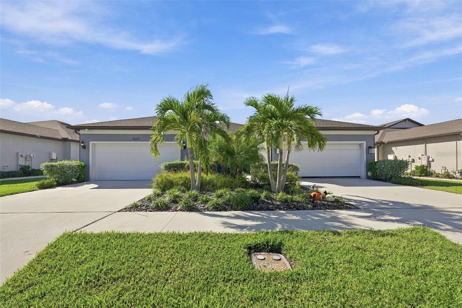 6345 CLIVEDEN CT - Photo 1