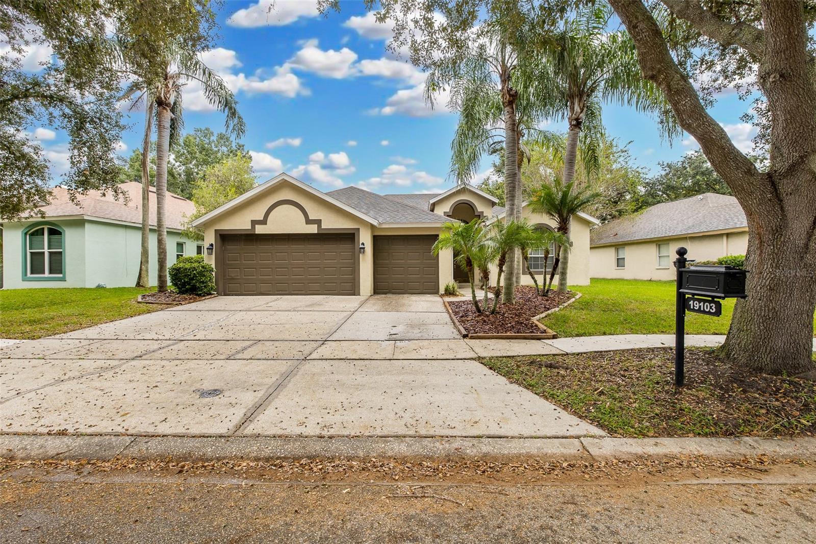 19103 DOVE CREEK DR - Photo 1