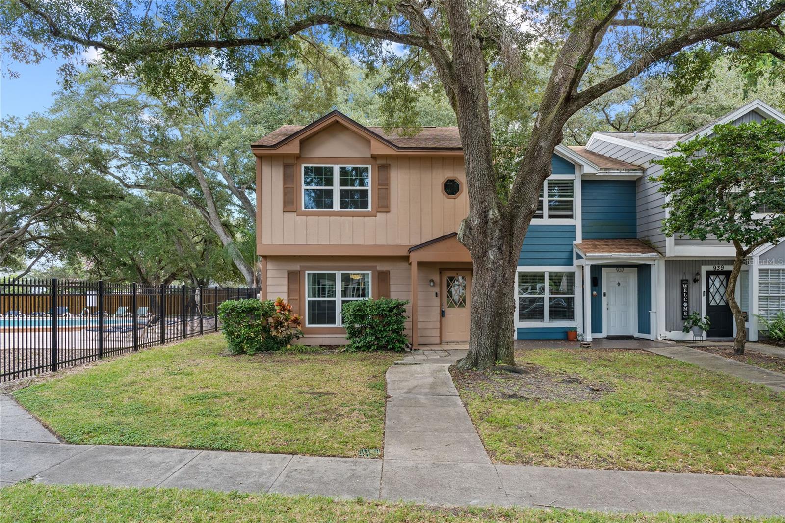 935 HAMILTON CT - Photo 1