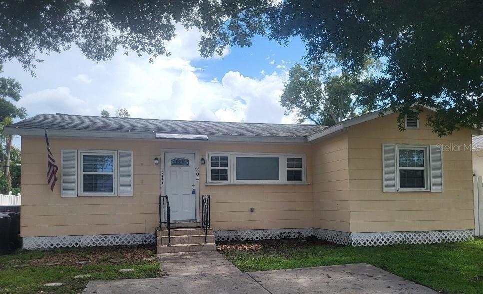 204 80TH AVE N - Photo 1
