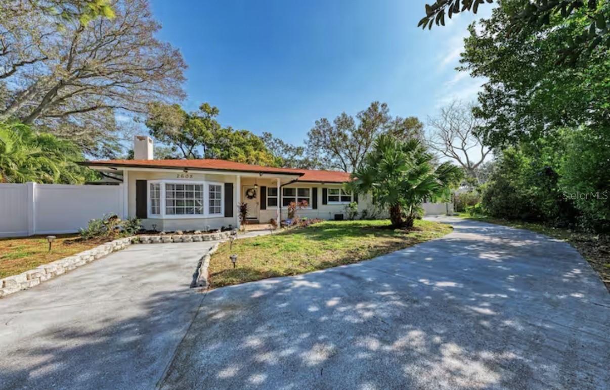 2608 OAKWOOD DR - Photo 1