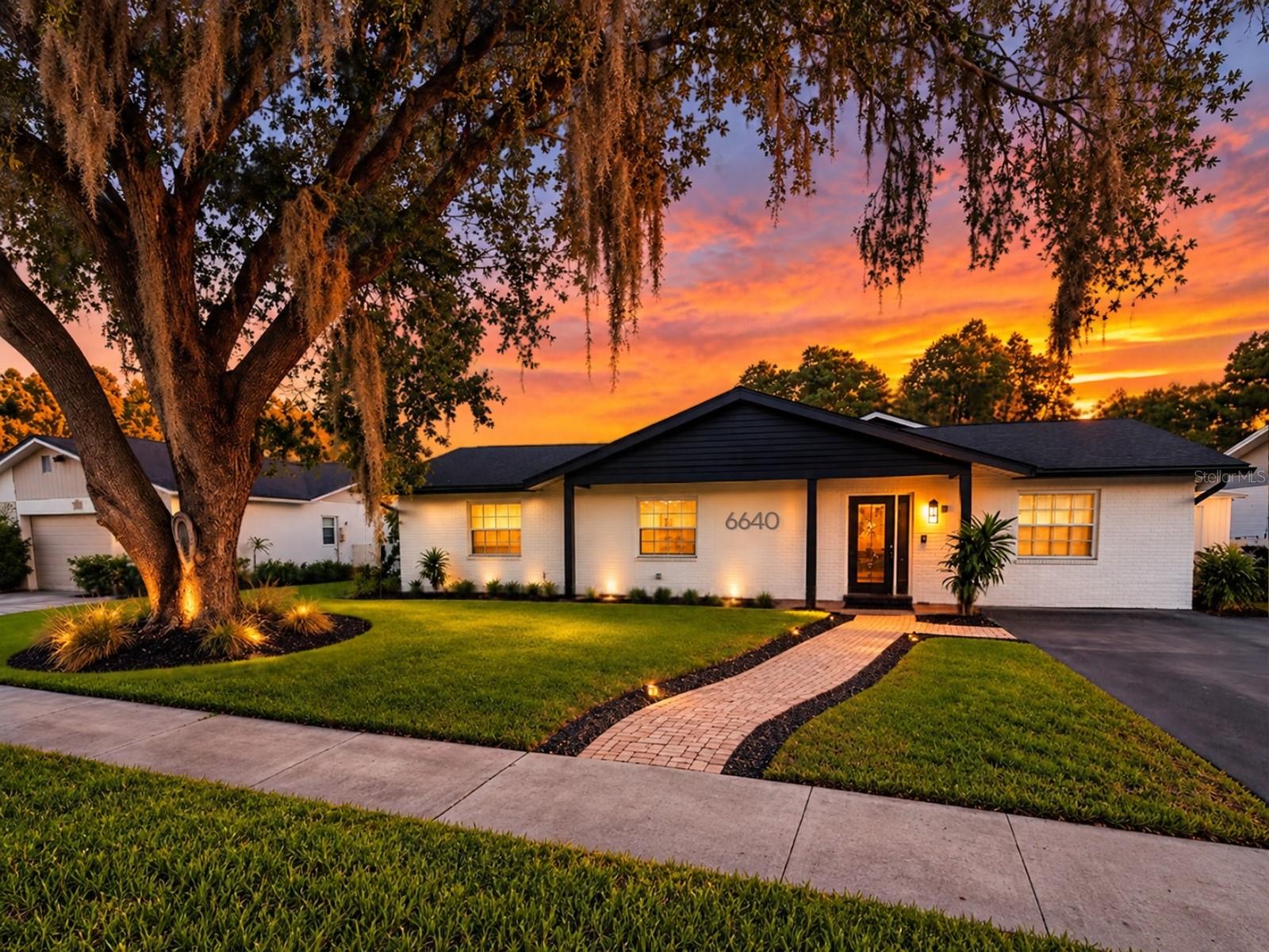 6640 WINDING OAK DR - Photo 1