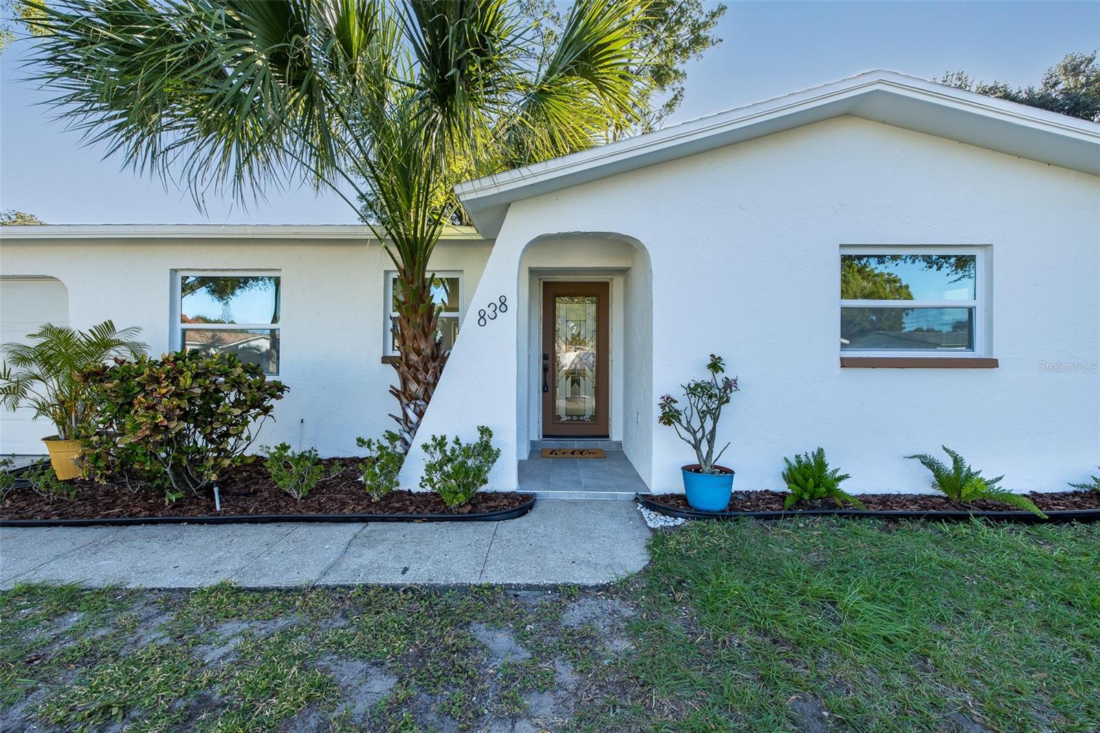 838 KAREN ST - Photo 1