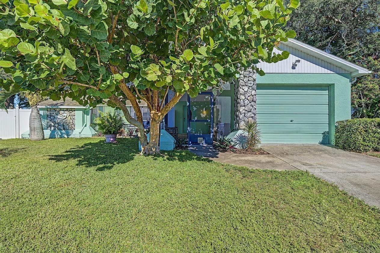2437 FIELDCREST CT - Photo 1