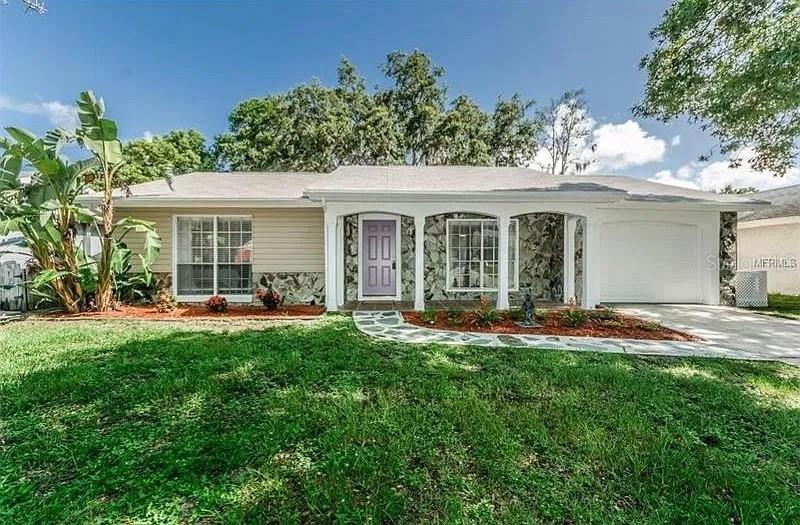 8507 ARROWHEAD DR - Photo 1