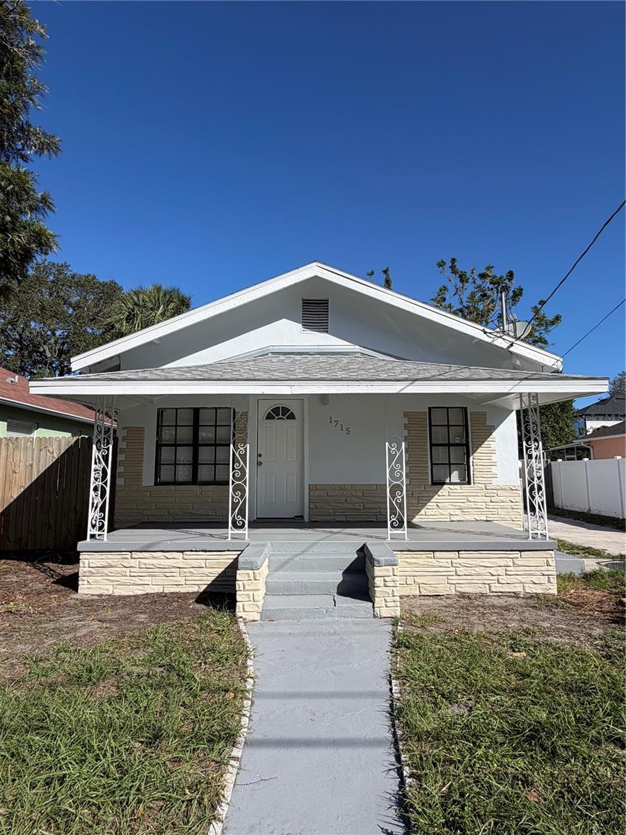 1715 W NASSAU ST - Photo 1