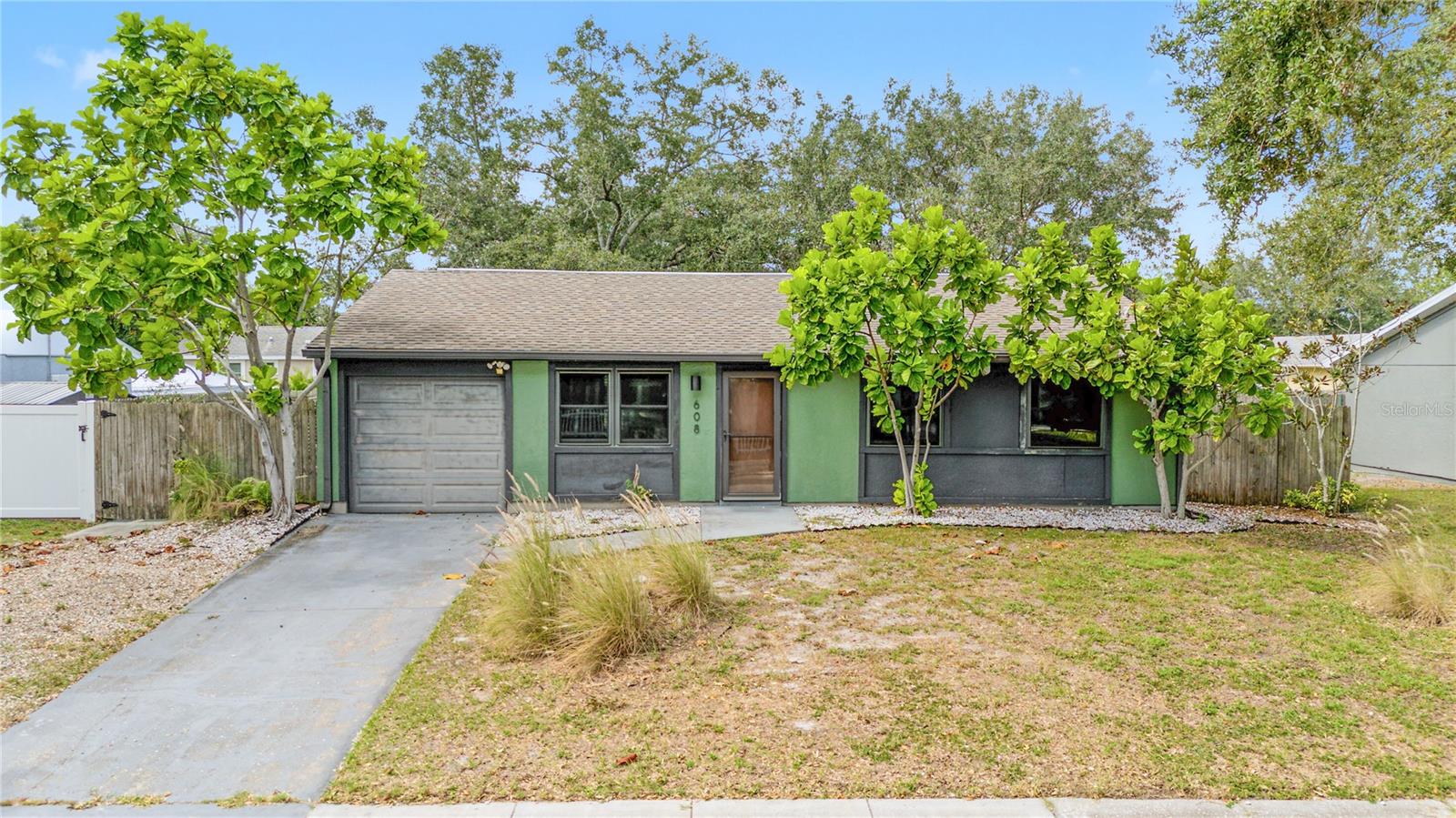 608 TIMBER BAY CIR E - Photo 1