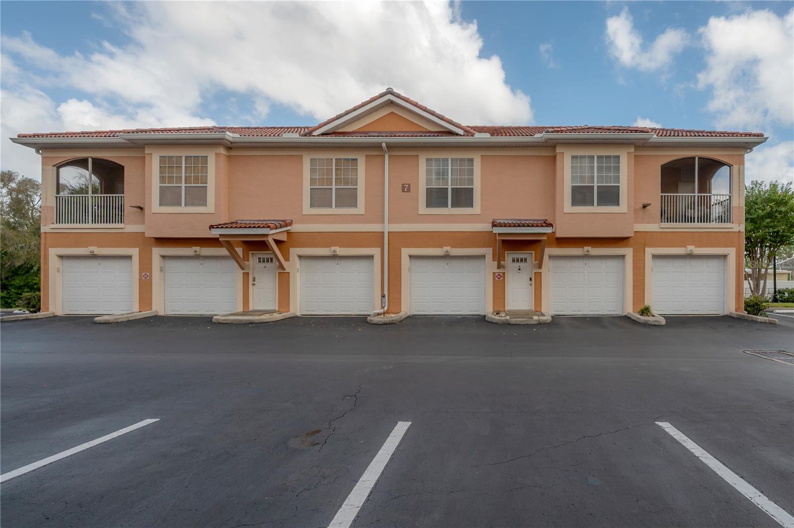 5000 CULBREATH KEY WAY #07 702a - Photo 1