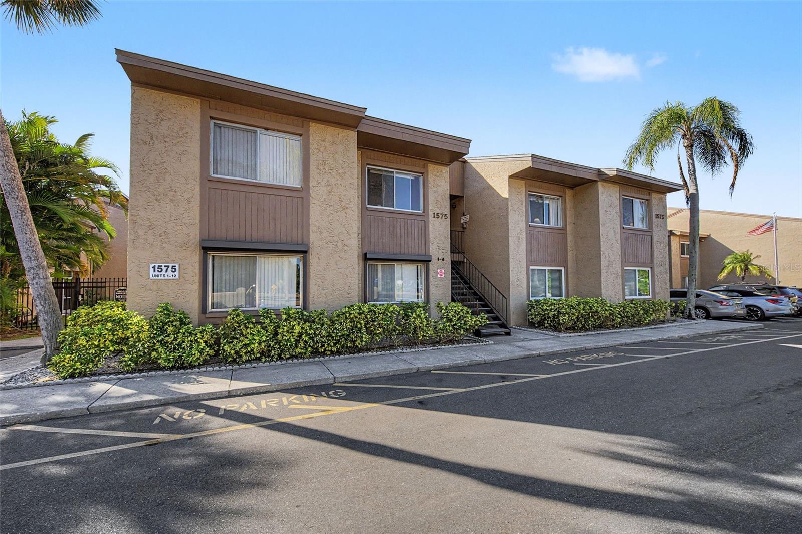 1575 GREENLEA DR #4 - Photo 1